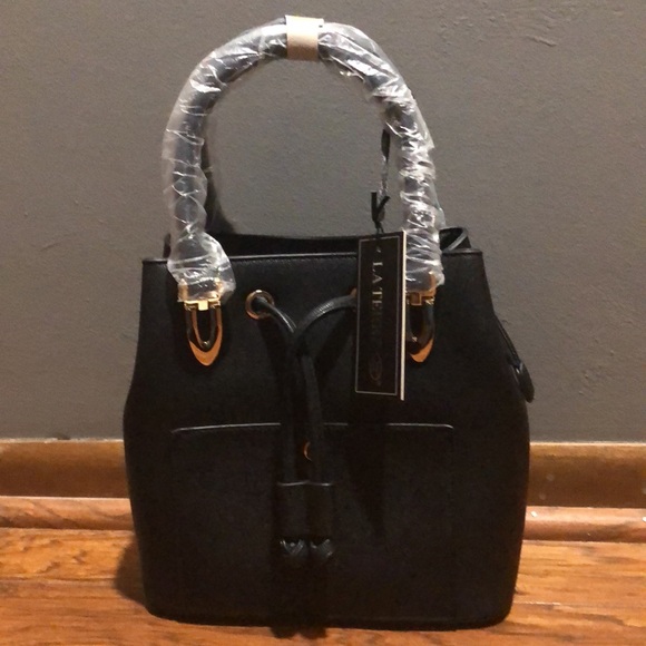BRAND NEW BLACK HANDBAG COMES WITH EXTENDER! NWT! SMOKE FREE HOME!! - Picture 2 of 8
